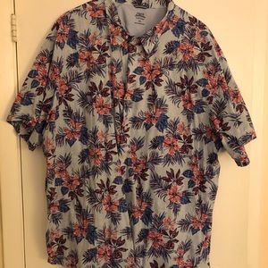Izod men’s Hawaiian shirt